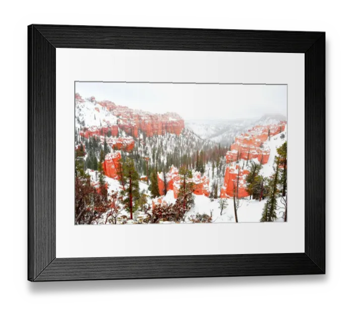 Framed Print : Bryce Canyon National park with a winter covering of snow, Utah, south west United States