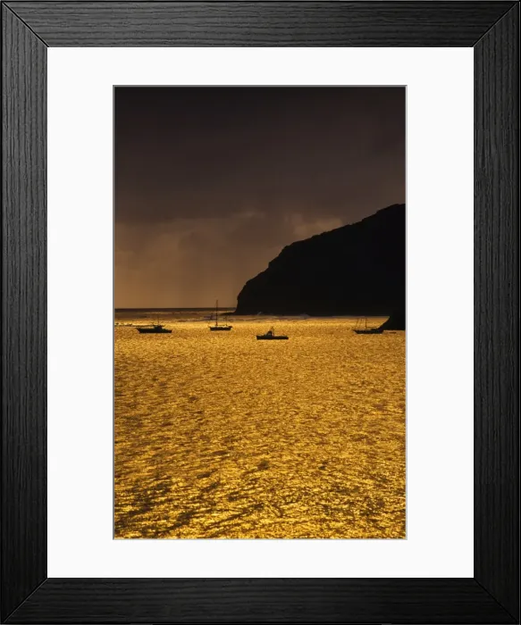 Framed Print : Scenically beautiful and a world heritage designated location, Lord Howe Island lies between the South Pacific ocean and the Tasman sea off the coast of New South Wales, Australia