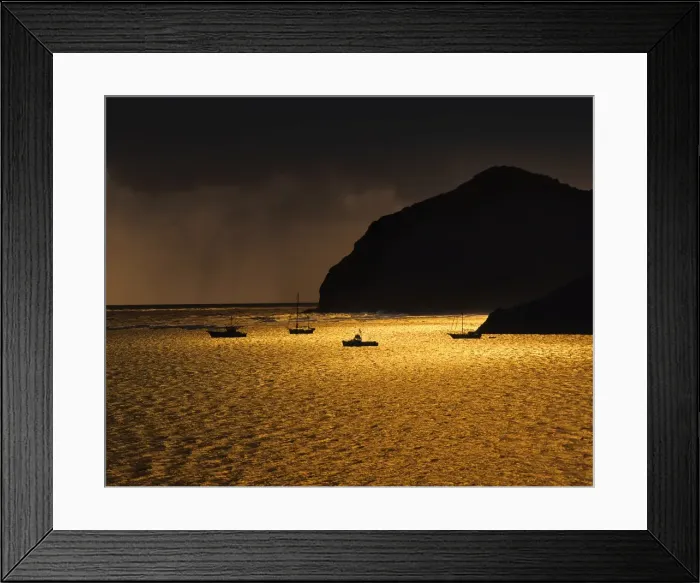 Framed Print : Scenically beautiful and a world heritage designated location, Lord Howe Island lies between the South Pacific ocean and the Tasman sea off the coast of New South Wales, Australia