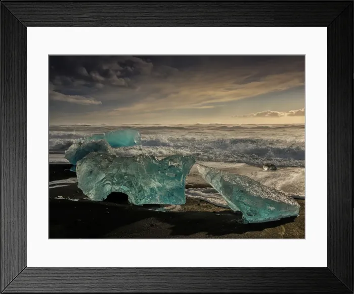 Framed Print : Winter scene at Jokulsarlon beach, Southern Iceland