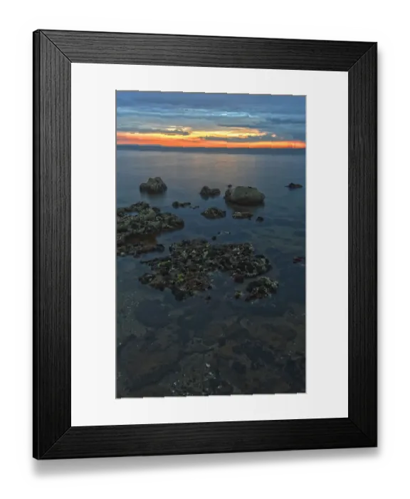 Framed Print : The coastline of Port Phillip bay at dusk near Beaumaris, Melbourne, Victoria Framed Print : The coastline of Port Phillip bay at dusk near Beaumaris, Melbourne, Victoria