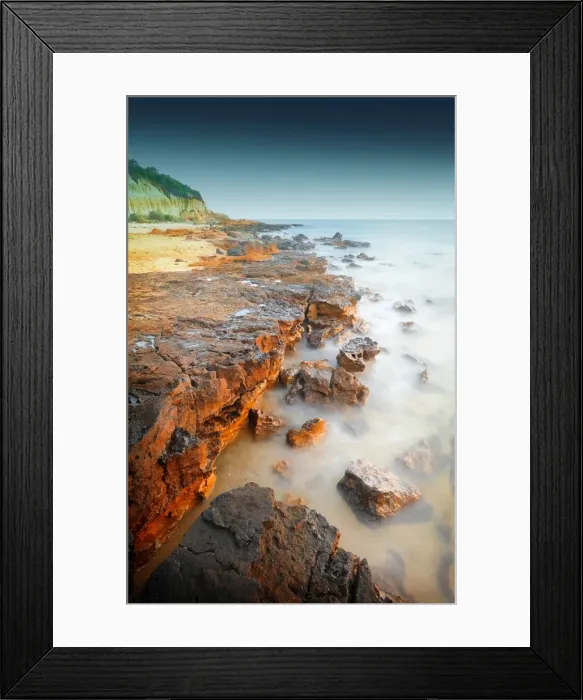 Framed Print : The coastline of Port Phillip bay at dusk near Beaumaris, Melbourne, Victoria Framed Print : The coastline of Port Phillip bay at dusk near Beaumaris, Melbourne, Victoria
