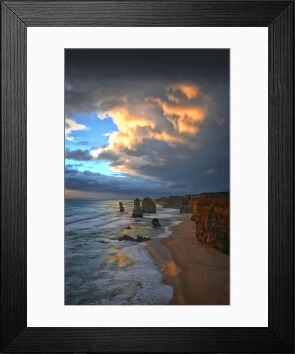 Framed Print : View to the 12 apostles on the Shipwreck coastline near Port Campbell, Victoria