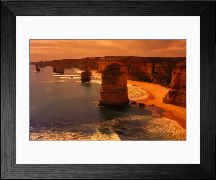 Framed Print : View to the 12 apostles on the Shipwreck coastline near Port Campbell, Victoria