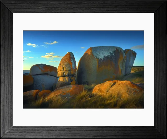 Framed Print : Boulders and rock formations at Marshall bay, Flinders Island, Bass Strait, Tasmania