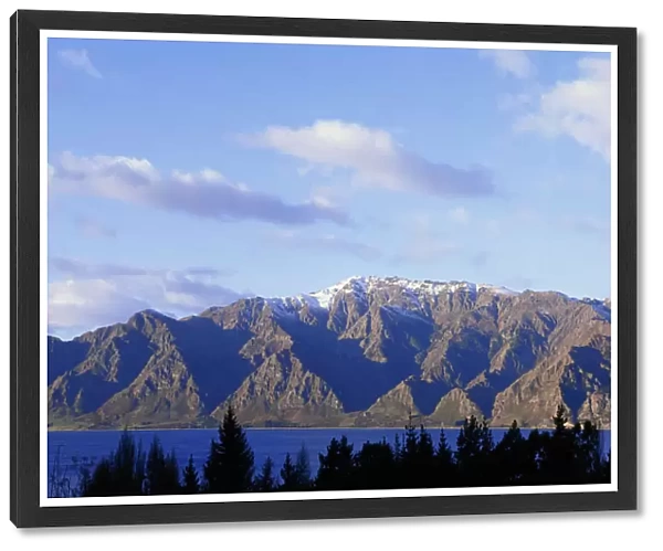 New Zealand, South Island, Lake Hawea and The Remarkables, winter