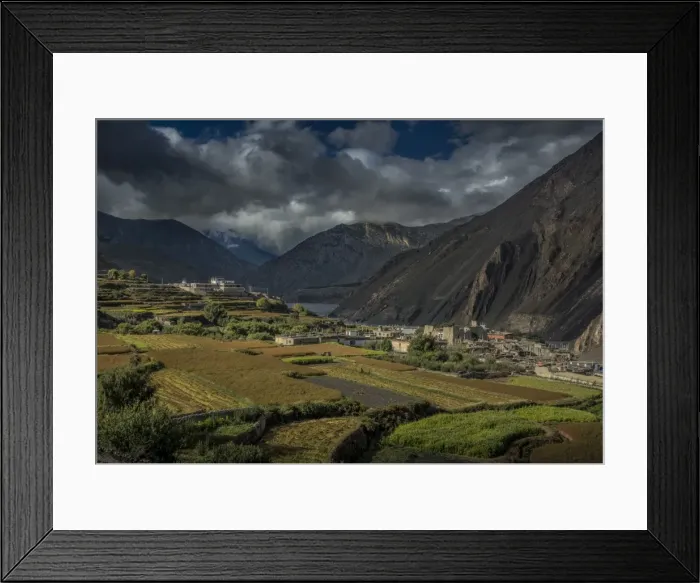 Framed Print : A mountain view, and harvest time in the village of Kagbeni, Annapurnas, Mustang region of Nepal Framed Print : A mountain view, and harvest time in the village of Kagbeni, Annapurnas, Mustang region of Nepal