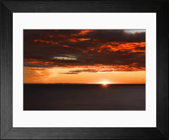 Framed Print : sunrise over the ocean Framed Print : sunrise over the ocean