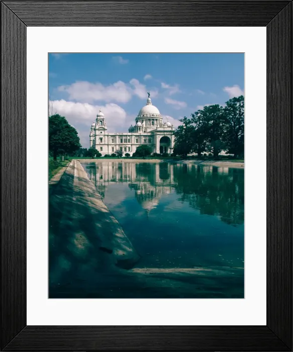 Framed Print : Victoria Memorial Hall, Kolkata reflected in pond