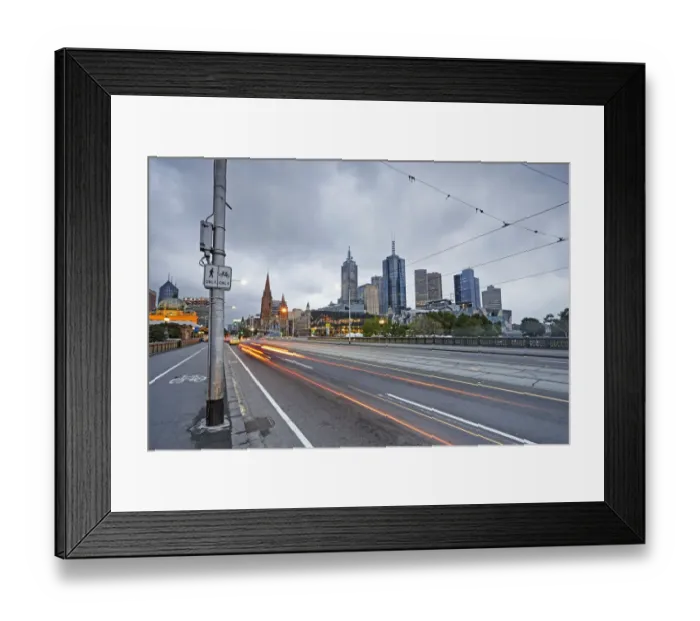 Framed Print : Cityscape of Melbourne city centre at dusk