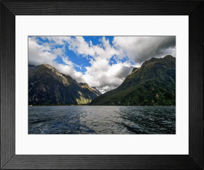 Framed Print : Milford Sound, Fiordland National Park, South Island, New Zealand Framed Print : Milford Sound, Fiordland National Park, South Island, New Zealand