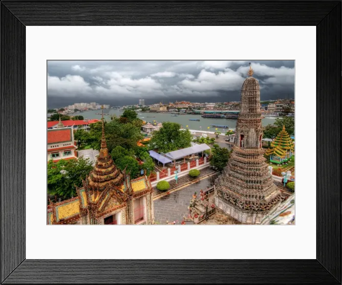 Framed Print : View of the Chao Phraya River And Wat Arun, Bangkok, Thailand Framed Print : View of the Chao Phraya River And Wat Arun, Bangkok, Thailand