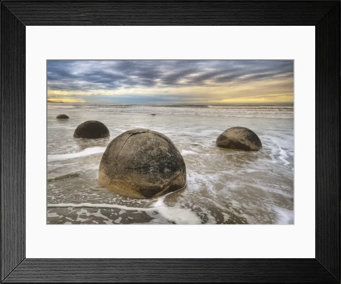 Framed Print : Moeraki Boulders