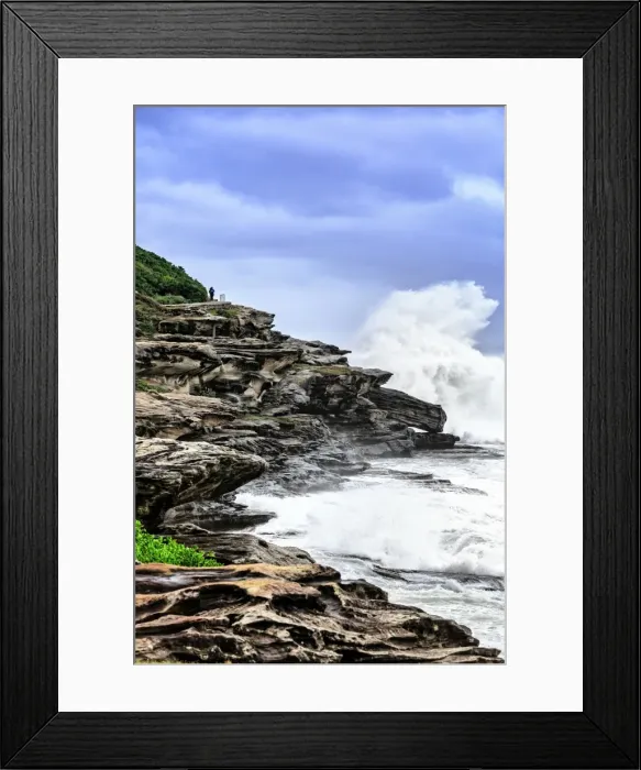 Framed Print : Ocean waves near Bondi Beach, Sydney Framed Print : Ocean waves near Bondi Beach, Sydney