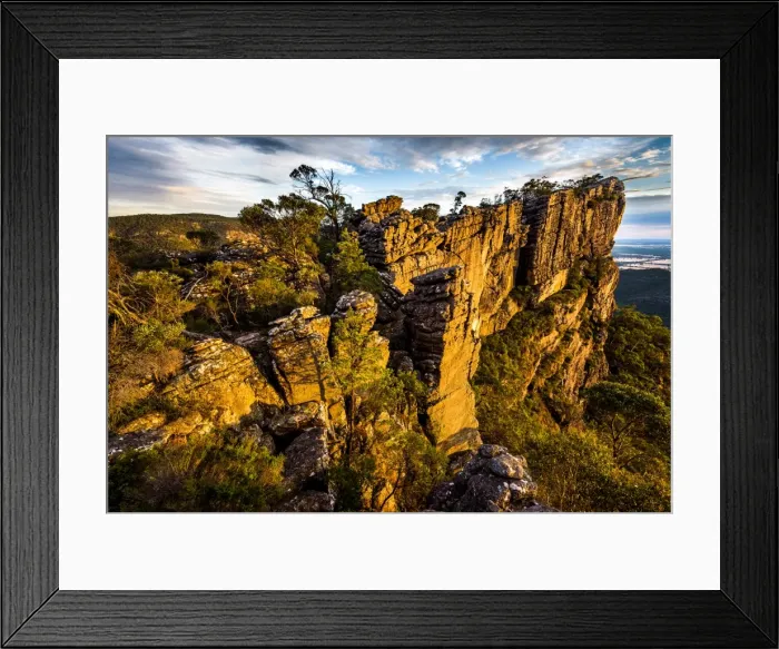 Framed Print : Halls Gap in Grampians National Park, Victoria Framed Print : Halls Gap in Grampians National Park, Victoria