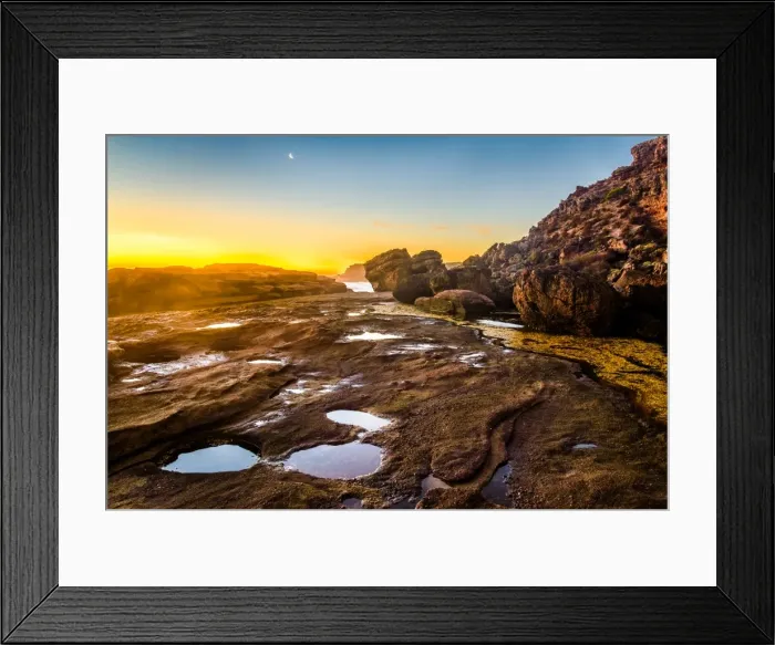 Framed Print : Talia Caves coastline at Eyre Peninsula, South Australia