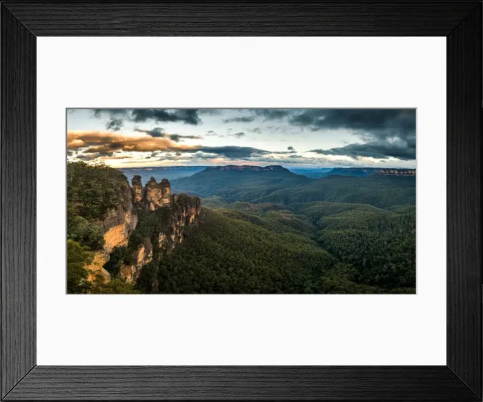 Framed Print : Three Sisters in New South Wales Blue Mountains