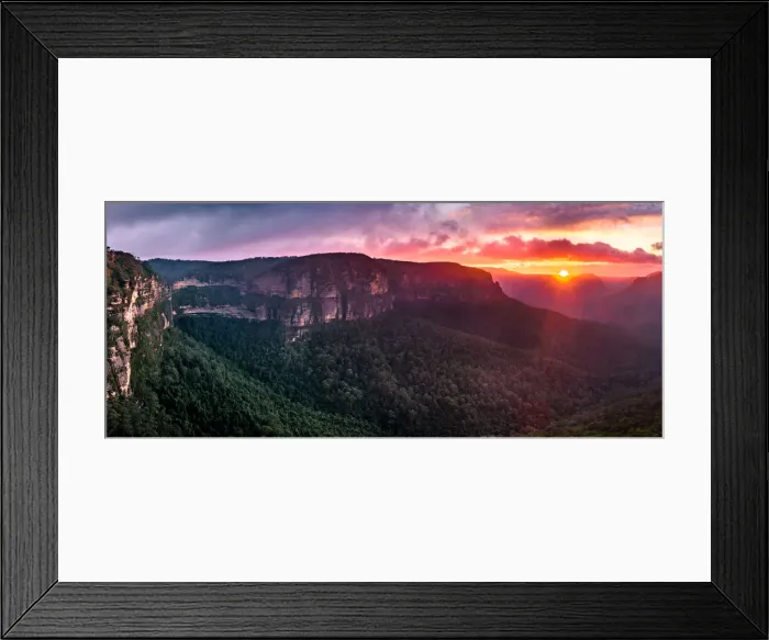 Framed Print : Sunrise at Grose Valley in Blue Mountains, New South Wales Framed Print : Sunrise at Grose Valley in Blue Mountains, New South Wales