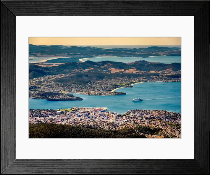 Framed Print : View of Hobart from the top of mt Wellington, Tasmania Framed Print : View of Hobart from the top of mt Wellington, Tasmania