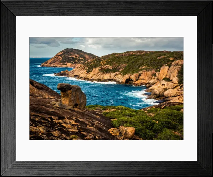 Framed Print : Cliffs near Lucky bay in Cape Le Grand National Park, Western Australia