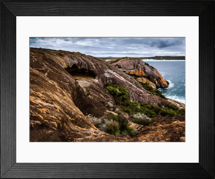 Framed Print : Cliffs near Lucky Bay in Cape Le Grand National Park