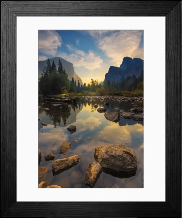 Framed Print : Yosemite U-shape valley at morning