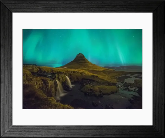 Framed Print : Aurora with kirkjufell