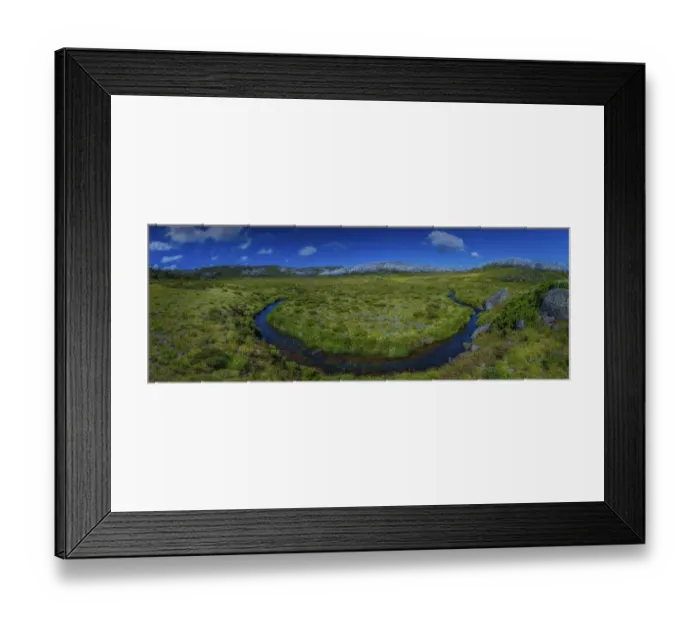 Framed Print : Alpine scenery near Falls creek in the mountainous region of north east Victoria, Australia Framed Print : Alpine scenery near Falls creek in the mountainous region of north east Victoria, Australia