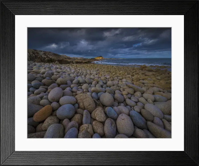 Framed Print : A view of Egg beach on the west coastline of Flinders Island, Bass Strait, Tasmania, Australia