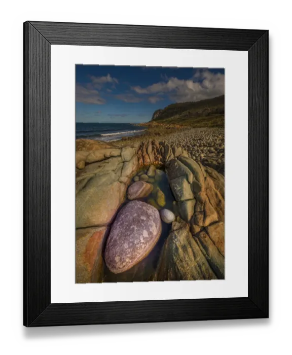 Framed Print : A view of Egg beach on the west coastline of Flinders Island, Bass Strait, Tasmania, Australia