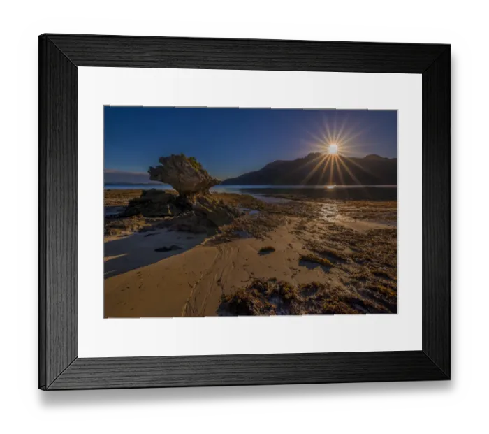 Framed Print : Low tide along the shoreline of Fotheringate beach, Flinders Island, Bass Strait, Tasmania, Australia