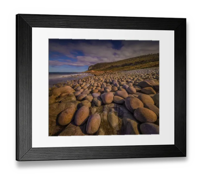 Framed Print : A view of Egg beach on the west coastline of Flinders Island, Bass Strait, Tasmania, Australia