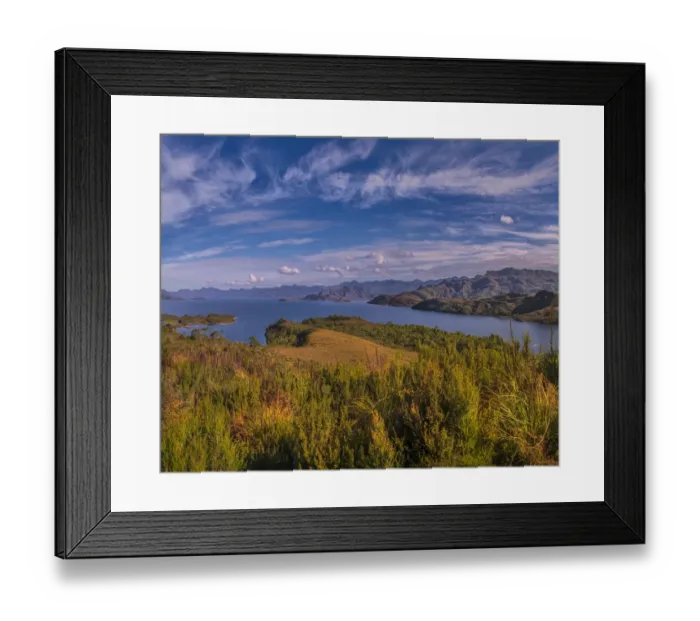 Framed Print : Scenic view of Lake Pedder in the south west wilderness of Tasmania, Australia