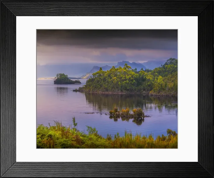 Framed Print : Scenic view of Lake Pedder in the south west wilderness of Tasmania, Australia