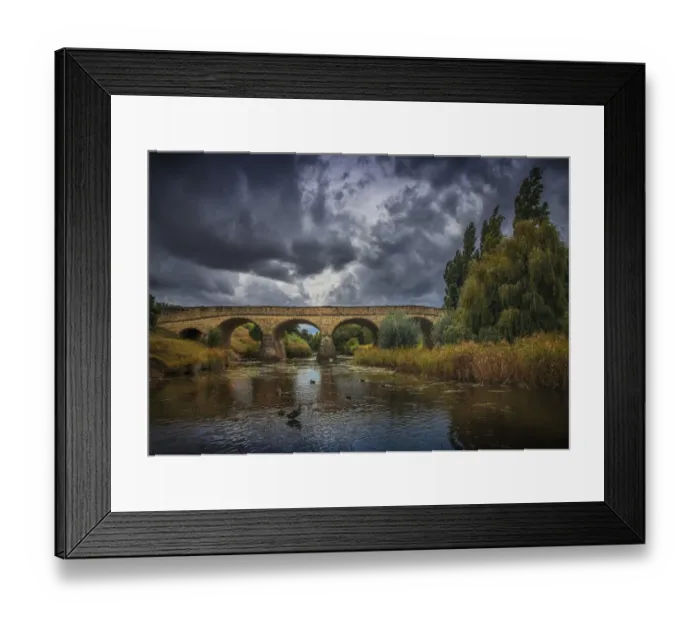Framed Print : A view to the historic convict built bridge at Richmond in southern Tasmania, Australia