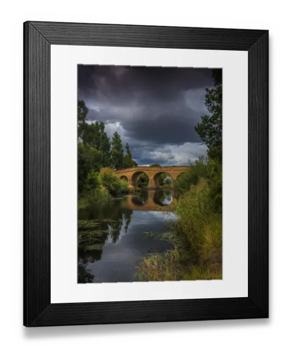 Framed Print : A view to the historic convict built bridge at Richmond in southern Tasmania, Australia