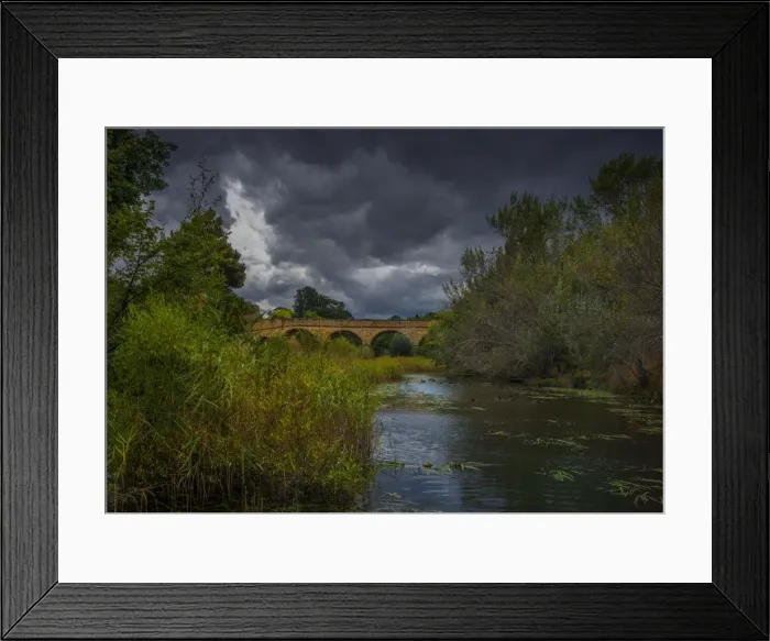 Framed Print : A view to the historic convict built bridge at Richmond in southern Tasmania, Australia Framed Print : A view to the historic convict built bridge at Richmond in southern Tasmania, Australia