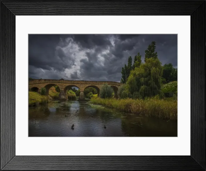Framed Print : A view to the historic convict built bridge at Richmond in southern Tasmania, Australia