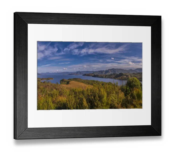 Framed Print : Scenic view of Lake Pedder in the south west wilderness of Tasmania, Australia