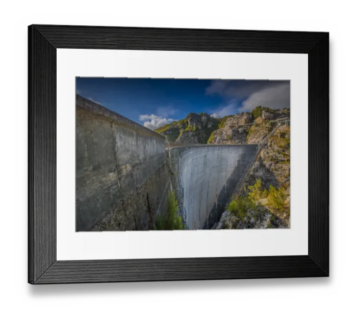 Framed Print : Gordon River Dam, the highest built concrete dam in Australia, situated in south west Tasmania