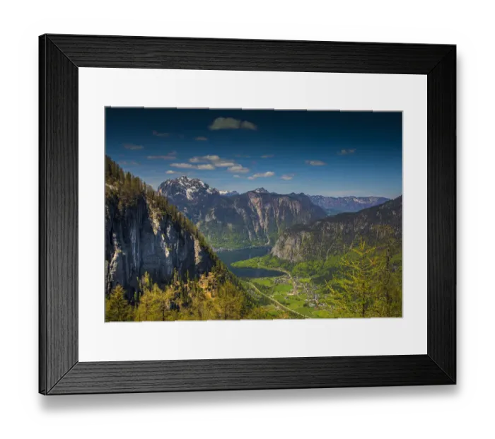 Framed Print : The Alpine village of Hallstatt in the central mountain region of Austria Framed Print : The Alpine village of Hallstatt in the central mountain region of Austria