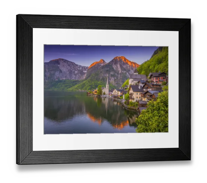 Framed Print : The Alpine village of Hallstatt in the central mountain region of Austria Framed Print : The Alpine village of Hallstatt in the central mountain region of Austria