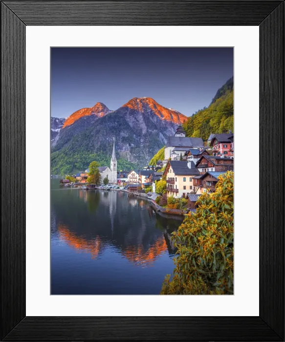 Framed Print : The Alpine village of Hallstatt in the central mountain region of Austria Framed Print : The Alpine village of Hallstatt in the central mountain region of Austria