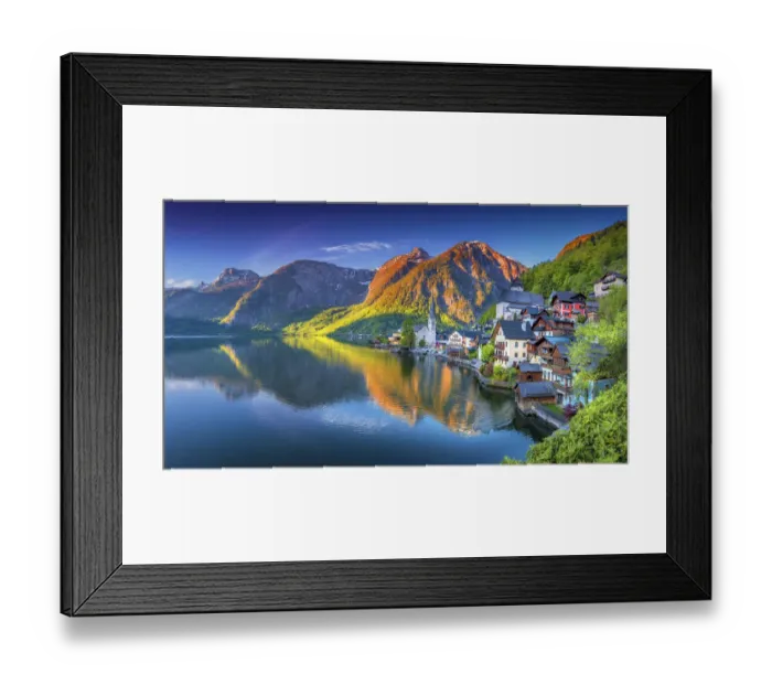 Framed Print : The Alpine village of Hallstatt in the central mountain region of Austria Framed Print : The Alpine village of Hallstatt in the central mountain region of Austria