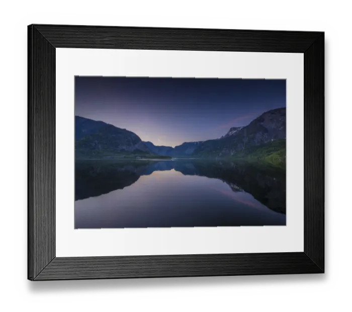 Framed Print : The Alpine village of Hallstatt in the central mountain region of Austria Framed Print : The Alpine village of Hallstatt in the central mountain region of Austria