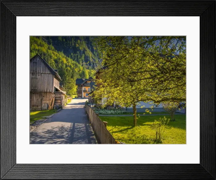 Framed Print : Lake Hallstatt and views of the beautiful historic village, in the mountainous region of Salzkammergut, Austria Framed Print : Lake Hallstatt and views of the beautiful historic village, in the mountainous region of Salzkammergut, Austria