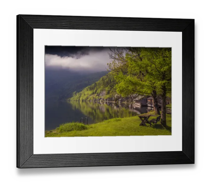Framed Print : Lake Hallstatt and views of the beautiful historic village, in the mountainous region of Salzkammergut, Austria