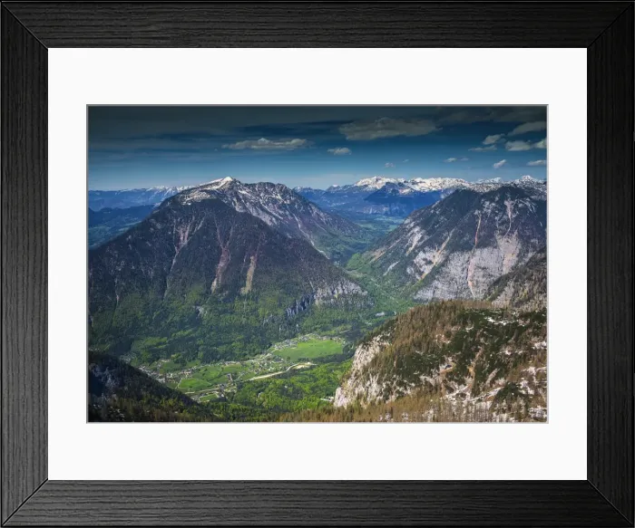 Framed Print : Mountain view near Lake Hallstatt, in the mountainous region of Salzkammergut, Austria Framed Print : Mountain view near Lake Hallstatt, in the mountainous region of Salzkammergut, Austria