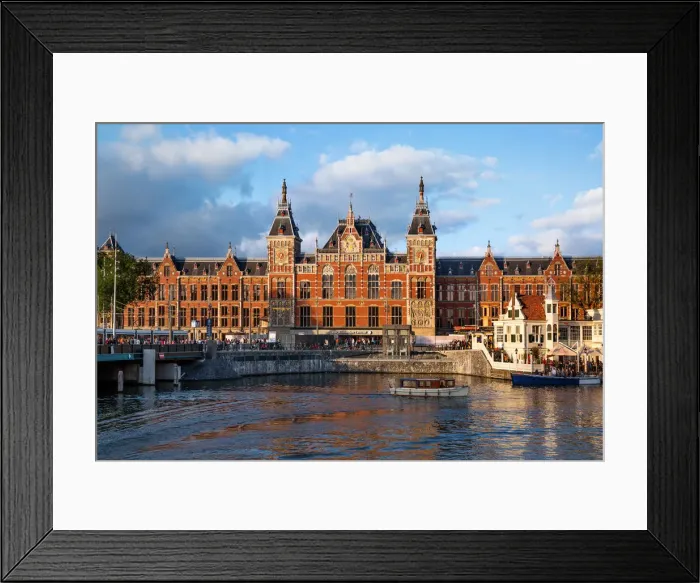 Framed Print : Evening Light Shining on the Station Amsterdam Centraal, Amsterdam, Netherlands Framed Print : Evening Light Shining on the Station Amsterdam Centraal, Amsterdam, Netherlands