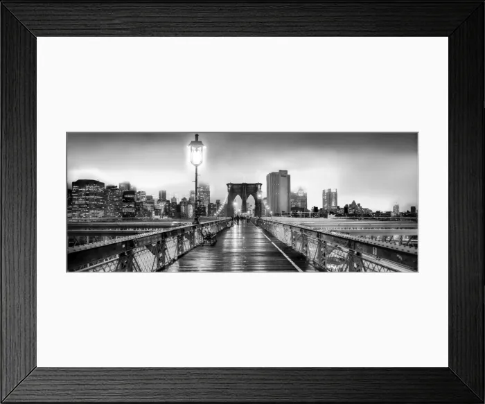 Framed Print : Brooklyn Bridge and Manhattan skyline under heavy fog in black and white Framed Print : Brooklyn Bridge and Manhattan skyline under heavy fog in black and white